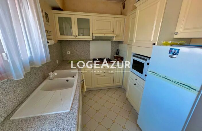 VENTE APPARTEMENT FRONT DE MER - 1 CHAMBRE - PARKING — photo 5