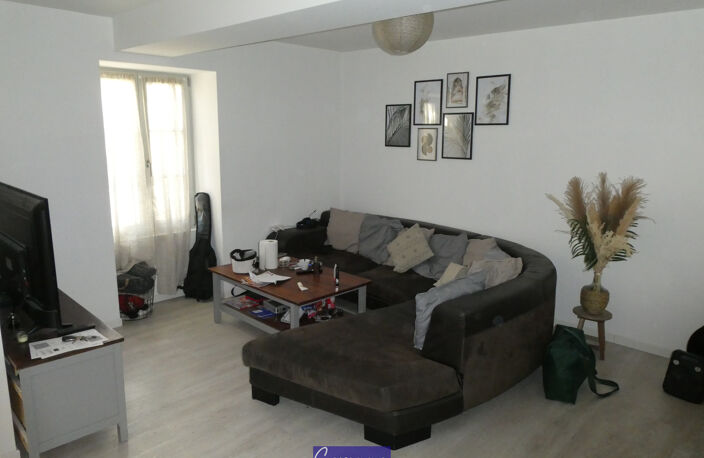 F3 rénové à neuf loué — photo 3