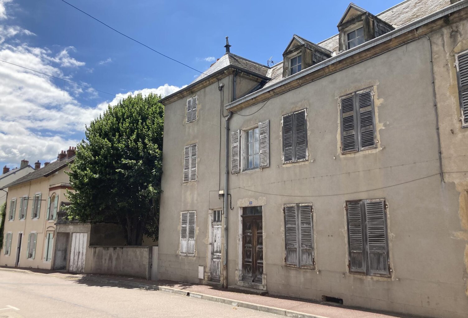 Vente maison 7 pièces 219 m² La Clayette (71800) — photo 1