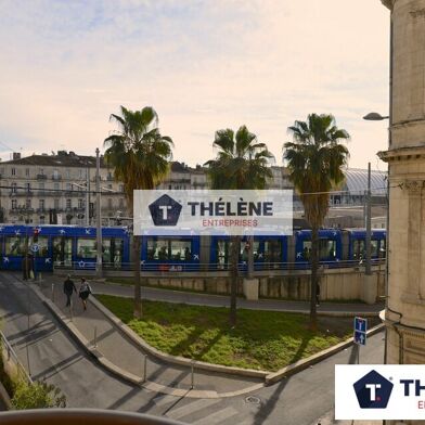 Commerce  900000 €