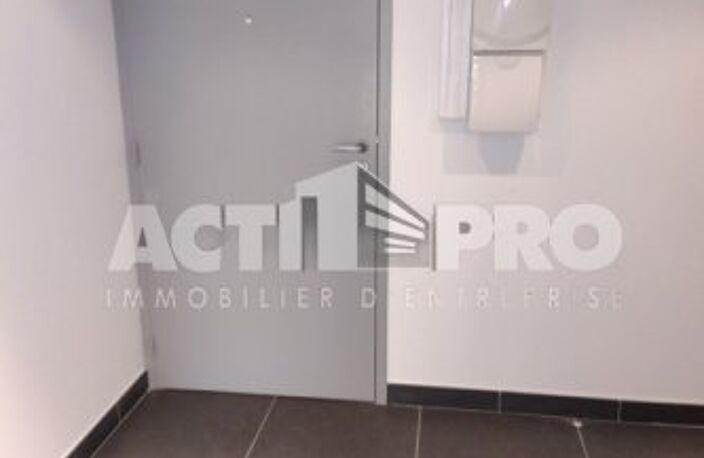 Bureaux à louer — photo 3