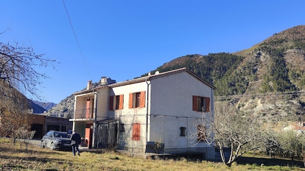 maison 6 pièces 125 m2 à vendre à Castellane (04120)