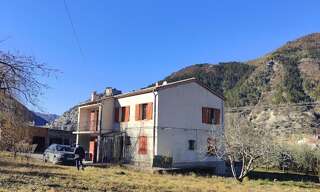 Maison 6 Pièces 125 m² à vendre à Castellane (04120)