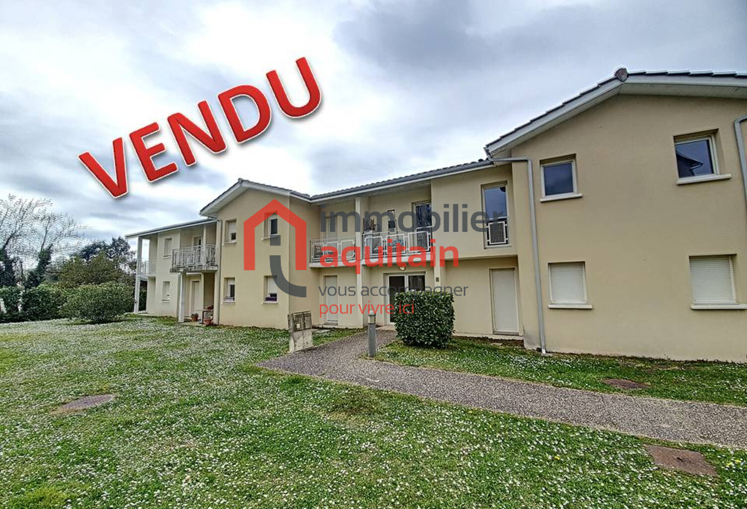  Coutras , appartement T2 environ 42m2 — photo 1