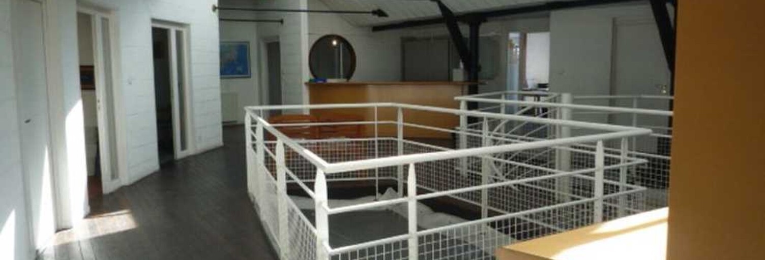 Bureau  850 m² à louer à Brest (29200)