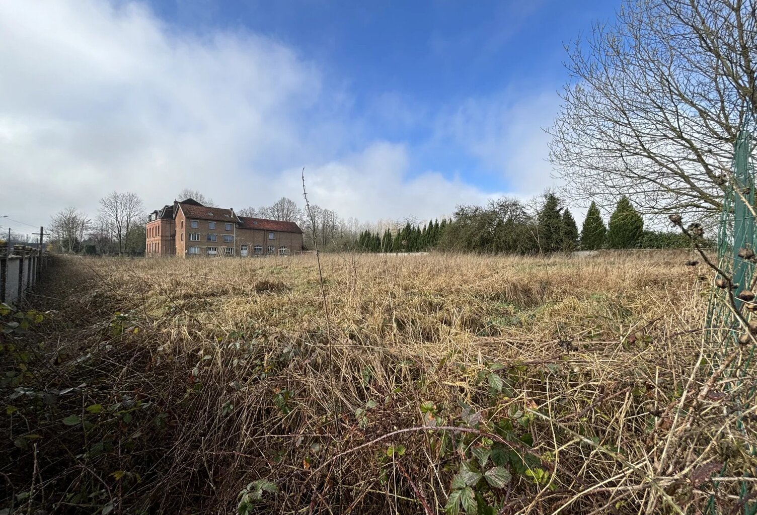 Terrain constructible sur le secteur de Mondrepuis — photo 1