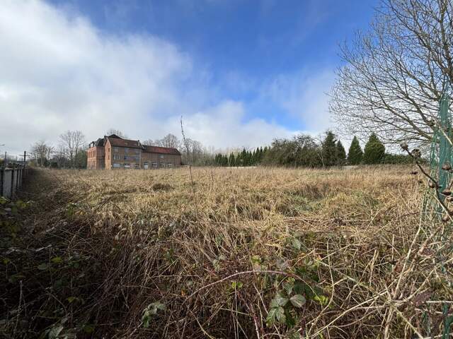 Terrain constructible sur le secteur de Mondrepuis — photo du bien