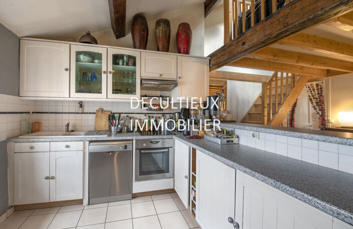dernier étage ATYPIQUE - VUE FOURVIERE - (64,08 m2 loi carrez appartement mansardé) — photo 2