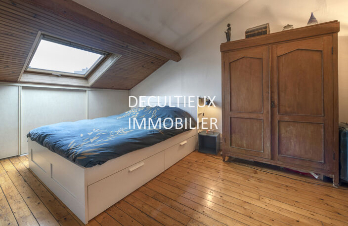 dernier étage ATYPIQUE - VUE FOURVIERE - (64,08 m2 loi carrez appartement mansardé) — photo 3