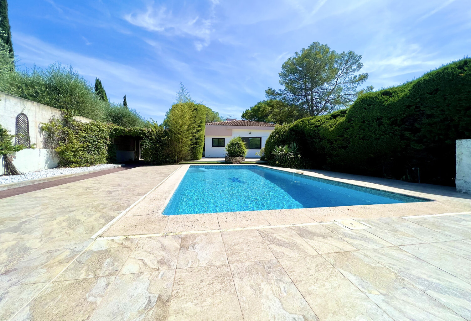 MOUGINS VILLA INDIVIDUELLE T4/T5 DE PLAIN PIED 170m PISCINE — photo 1
