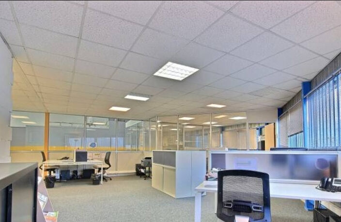 PANTIN 93500 - LOCATION - LOCAUX BUREAUX - ANCIEN - 20m2 — photo 2