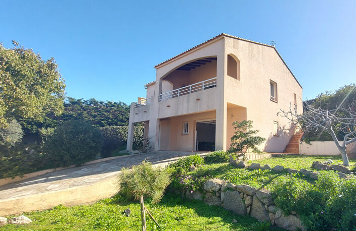 Immobilier de prestige : maison en vente terrasse à Proprian — photo 2