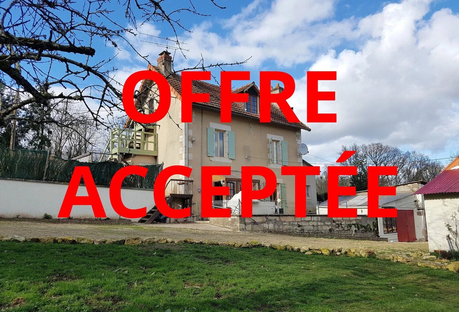 Maison avec studio et terrain à vendre proche St Savin 86 — photo 1