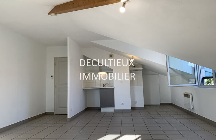 avec parking privatif en sous-sol  LYON 3o  Bd Pinel — photo 2