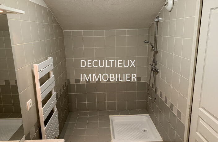 avec parking privatif en sous-sol  LYON 3o  Bd Pinel — photo 5