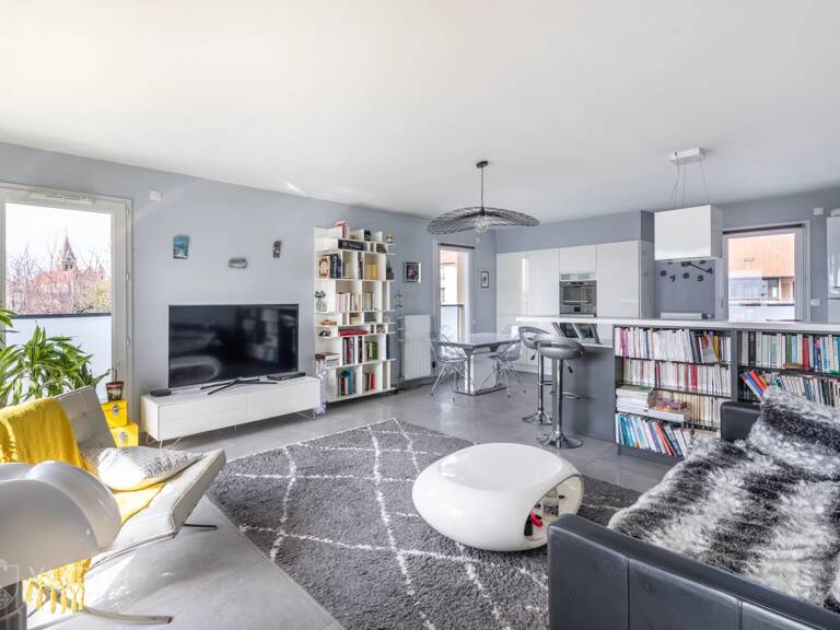 APPARTEMENT T4 92,94M2 CENTRE GENAS — photo 1