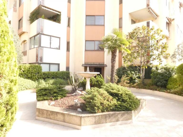 2P Terrasse étage élevé Parking OFFRE ACCEPTEE — photo 1