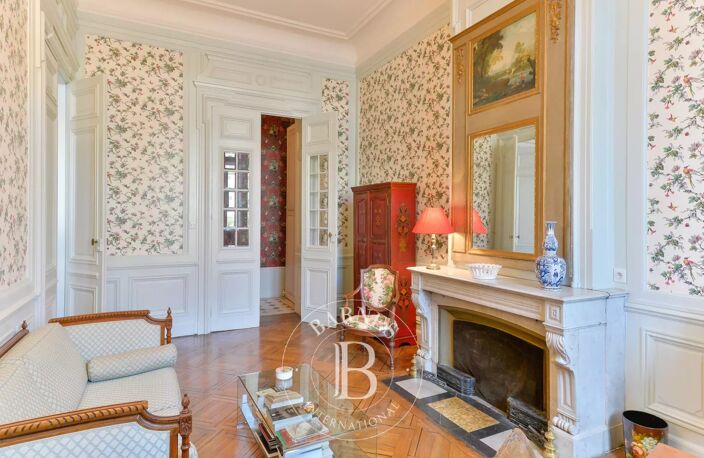 Lyon 2 - Ainay - Appartement bourgeois de 104.85 m²  - Garage - 2 chambres — photo 5
