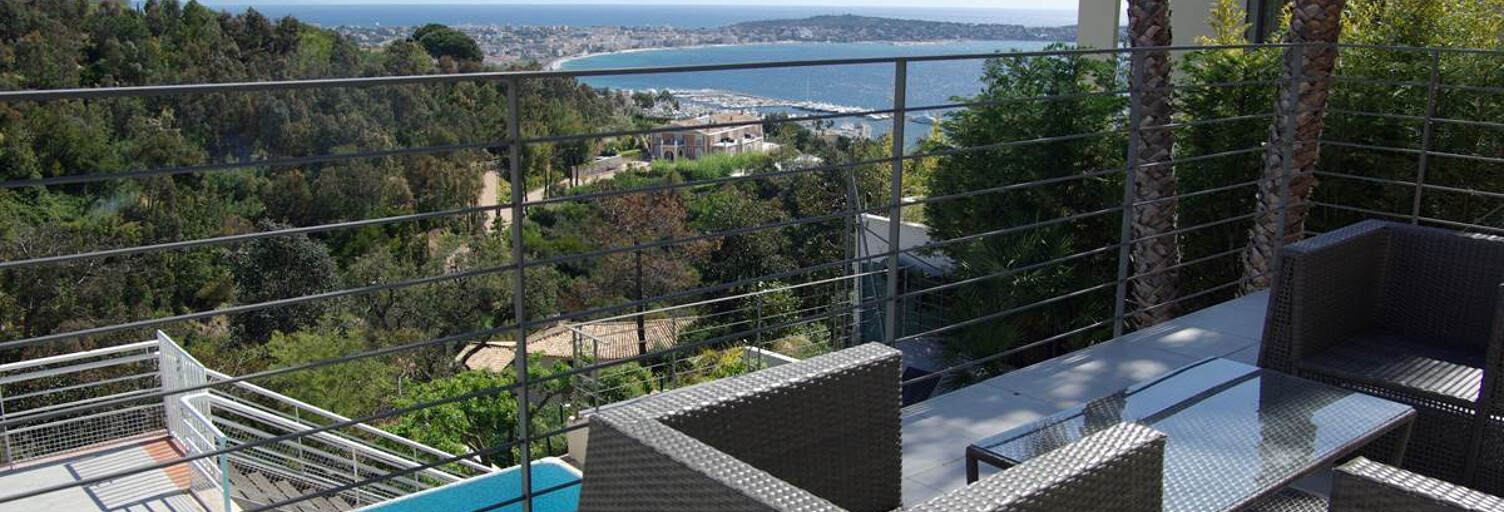 Maison 9 Pièces 243 m² à louer à Vallauris (06220)