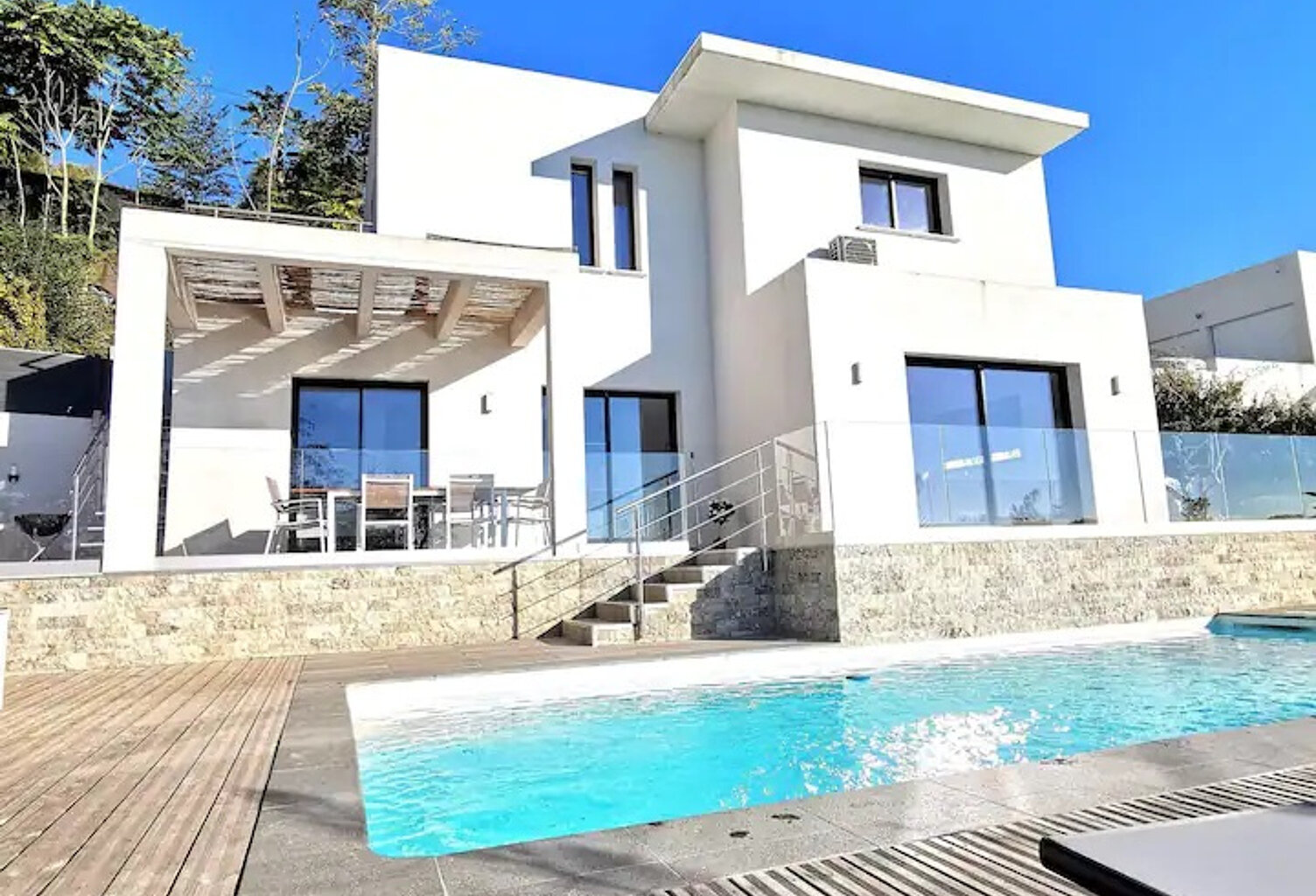 Location Maison Vence 5p — photo 1