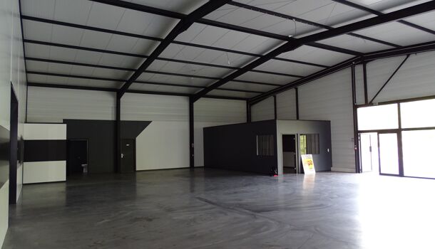 Local d'activit&eacute;s 6 pièces  à louer Chaniers 17610