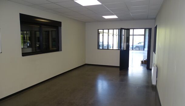 Local d'activit&eacute;s 6 pièces  à louer Chaniers 17610