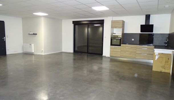 Local d'activit&eacute;s 6 pièces  à louer Chaniers 17610