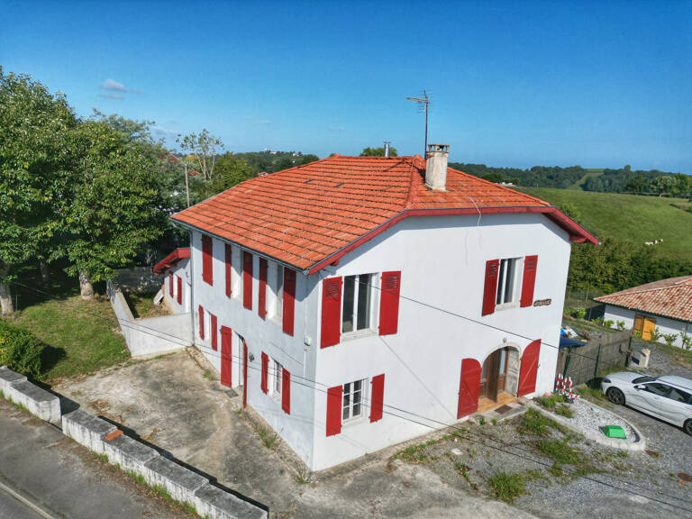  Maison mitoyenne composée de 2 appartements à Bardos — photo 1