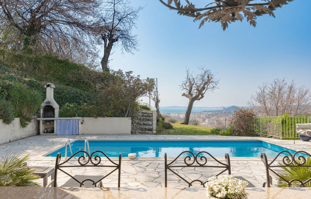 maison 9 pièces 269 m2 à vendre à Cagnes-sur-Mer (06800)