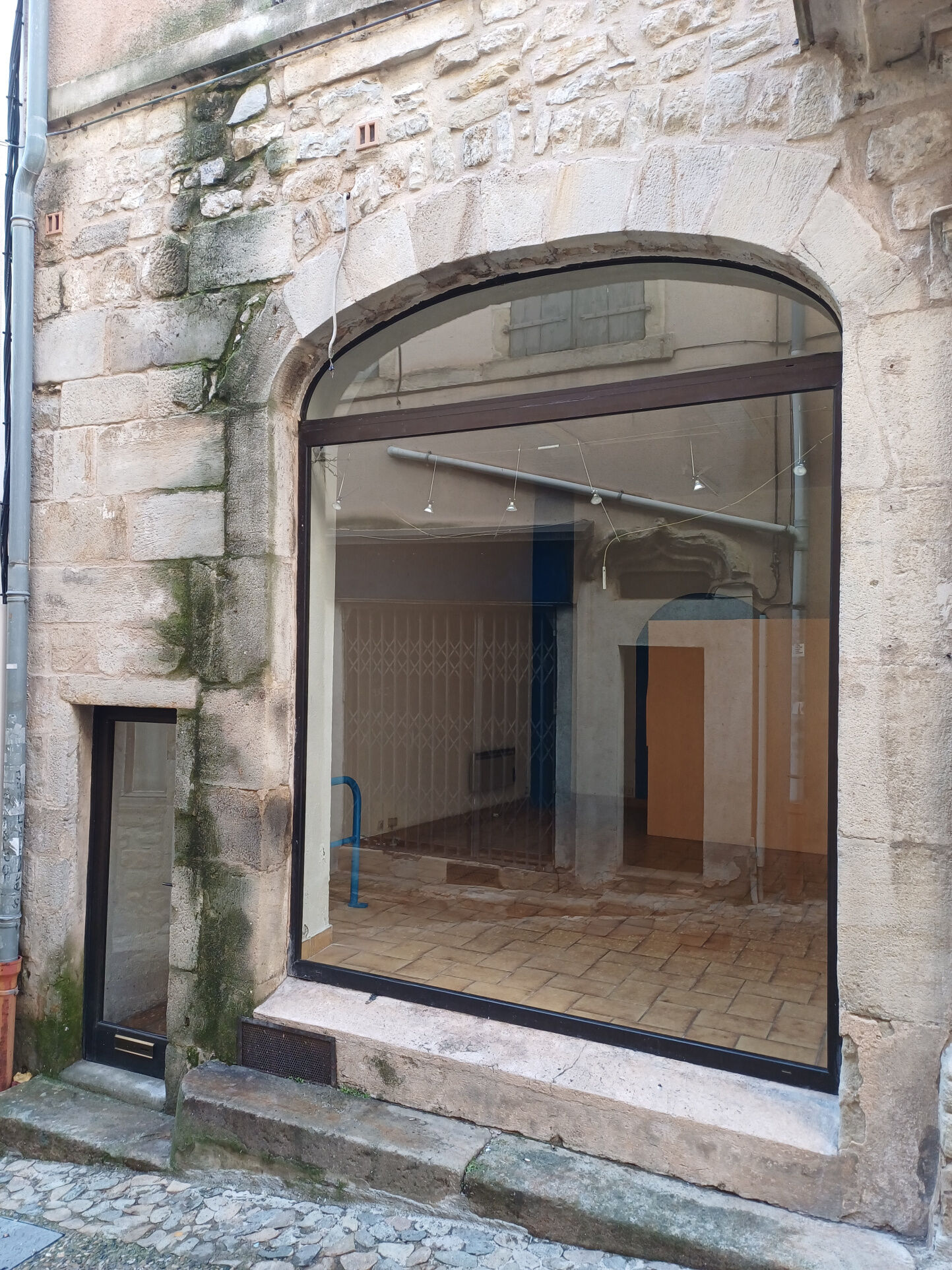 Local commercial  à vendre Aubenas 07200