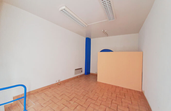 AUBENAS CENTRE - LOCAL 25m2 — photo 3