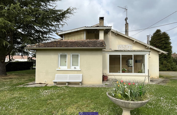 Maison habitable de plain pied avec grand jardin et deux annexes — photo 3