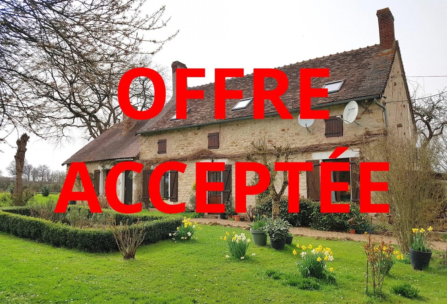 Maison avec piscine et terrain à vendre proche Chaillac 36 — photo 1