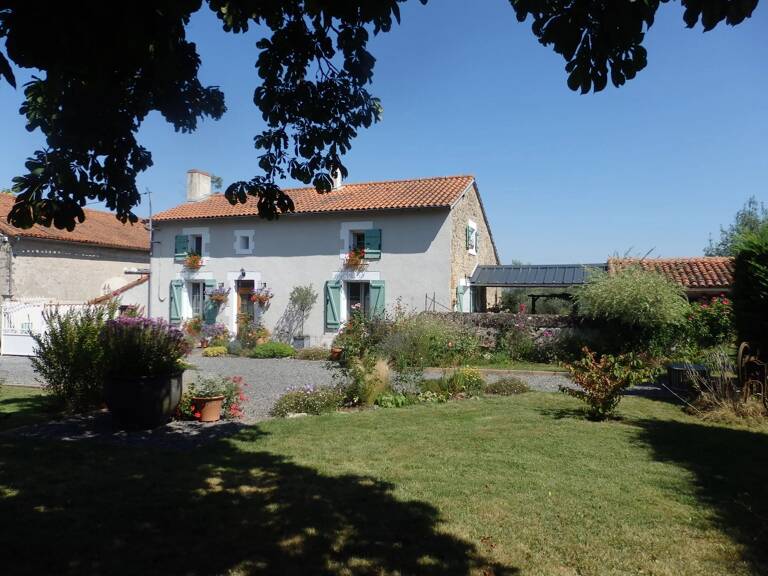 A vendre Maison avec terrain près de Montmorillon - Vienne — photo 1