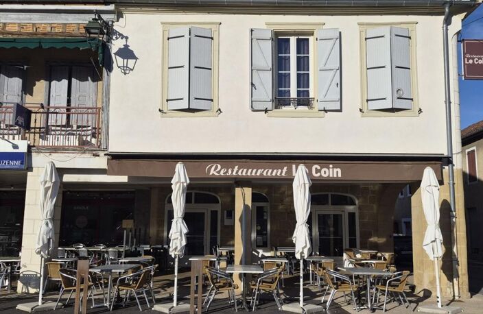 À vendre, Trie sur Baise (Hautes Pyrénées): Maison d'angle et restaurant du 14ème siècle, sur la place d'une bastide, avec appartement de 3 chambres et grenier aménagée en Loft — photo 4