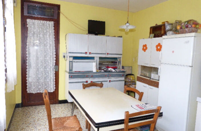 À vendre, Trie sur Baise (Hautes Pyrénées): Maison de village, avec 2 appartements à rénover, garage & local commercial, à proximité des commerces — photo 2