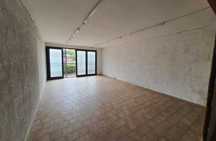 Local commercial — photo 3