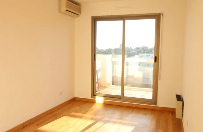 2 P avec terrasse vue mer et parking — photo 4