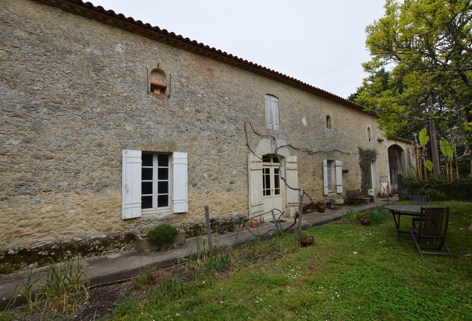 Bel ensemble en pierre — photo 1