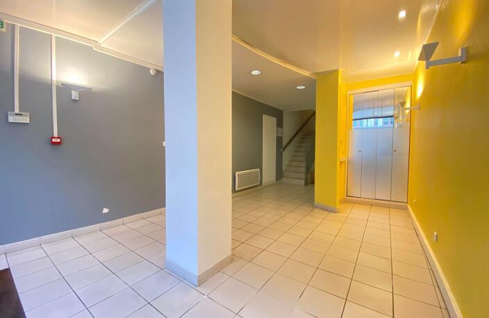 Appartement - 150m² - LAON — photo 2