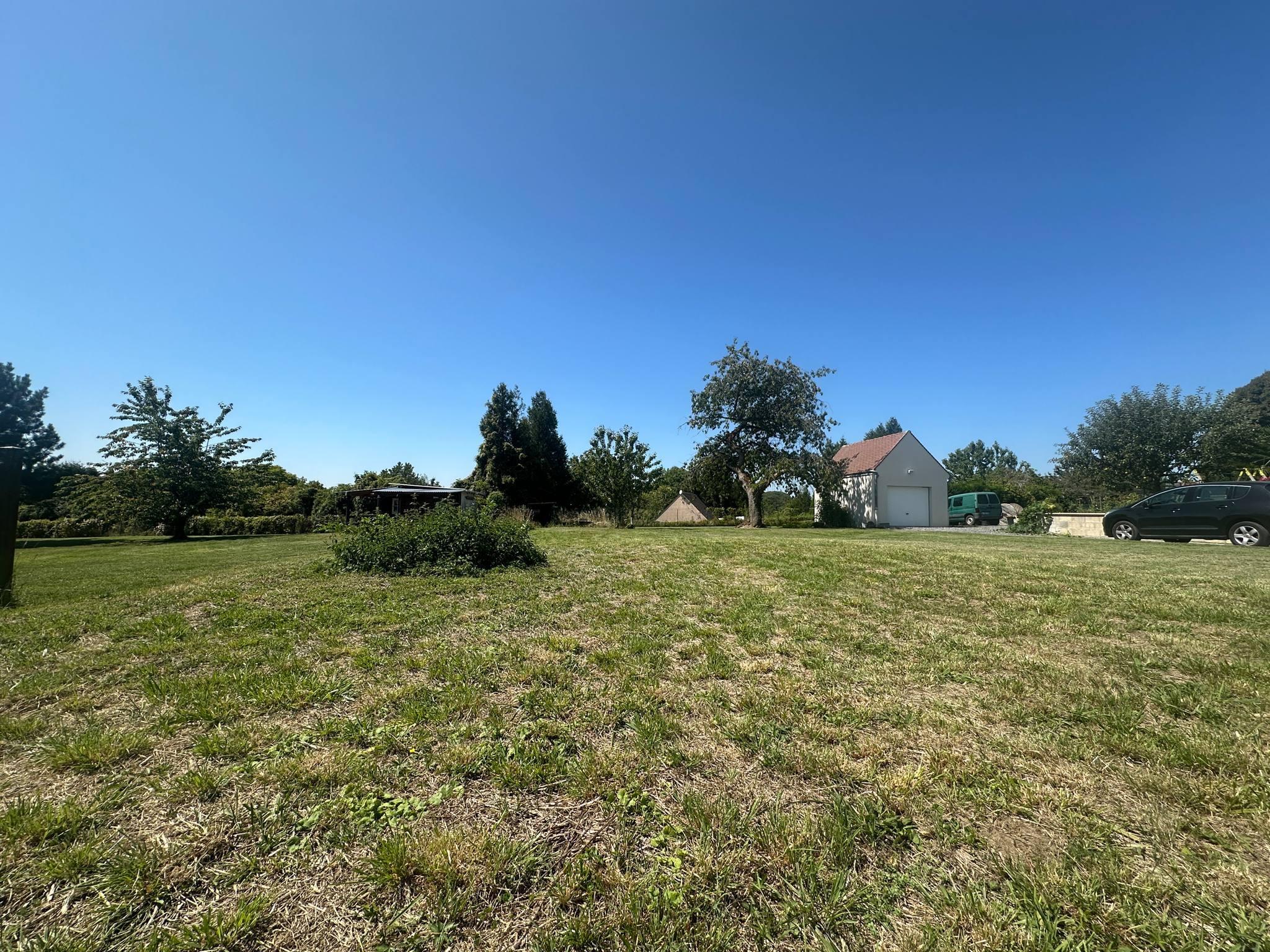 Terrain constructible - 752m² - Monthenault