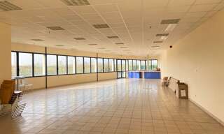 Bureau  345 m² à louer à Sars-et-Rosières (59230)