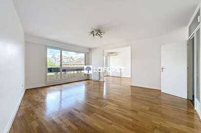 Appartement 4 pièces 266250 €