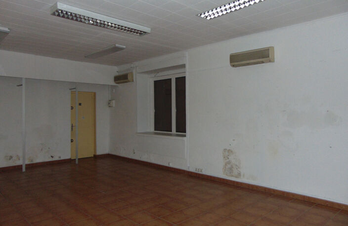 Immeuble Agde 2 appartements et 2 commerces  340 m2 — photo 5