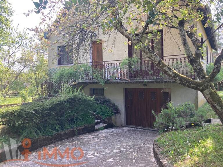Villa — photo 1