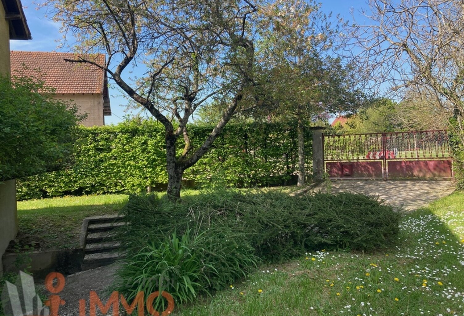 Villa — photo 1