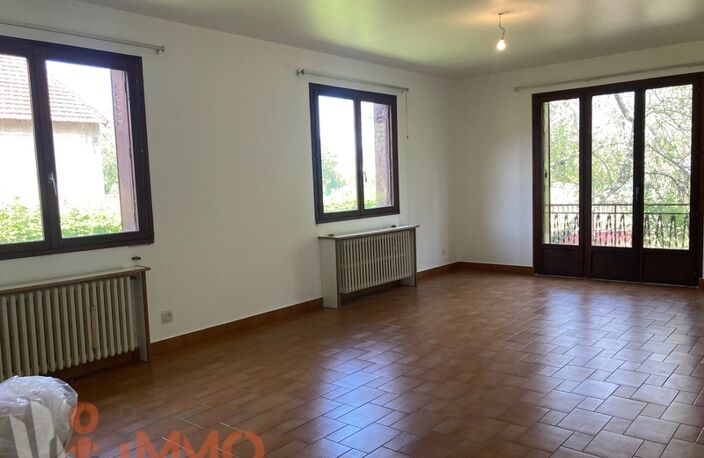 Villa — photo 2