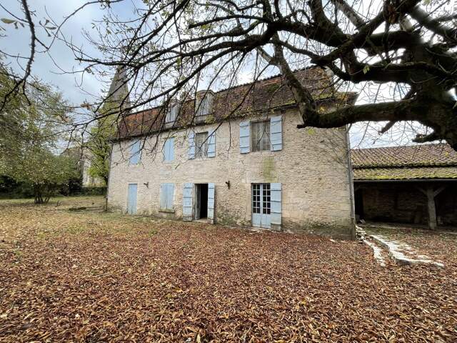 Demeure de ville et village — photo du bien