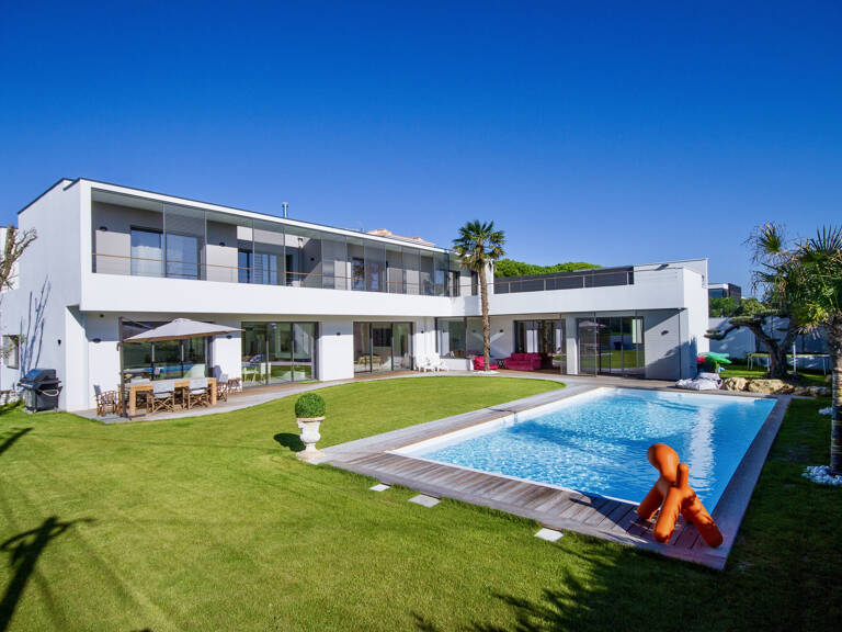ROYAN SUPERBE VILLA MODERNE AVEC PISCINE ÉDIFIÉE SUR UN TERR — photo 1