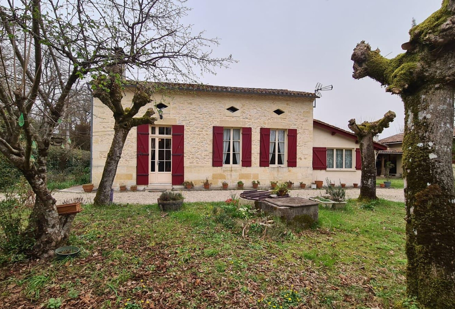 Maison en pierre à Bégadan — photo 1